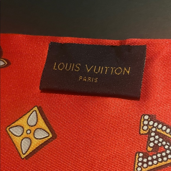 Louis Vuitton Vibrant Red Silk Scarf/bandeau/pre owned - Picture 8 of 14